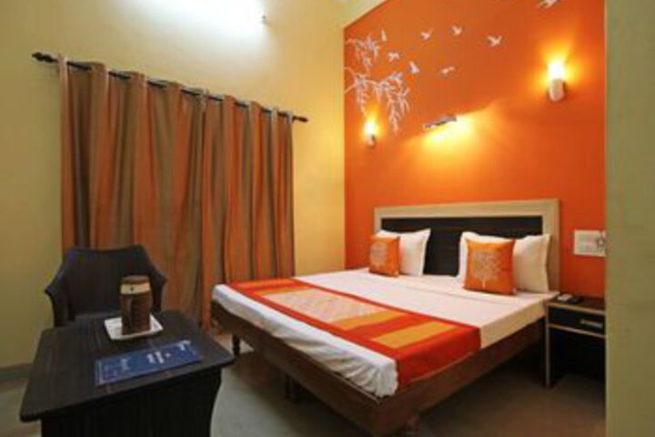 Room 10 of 25