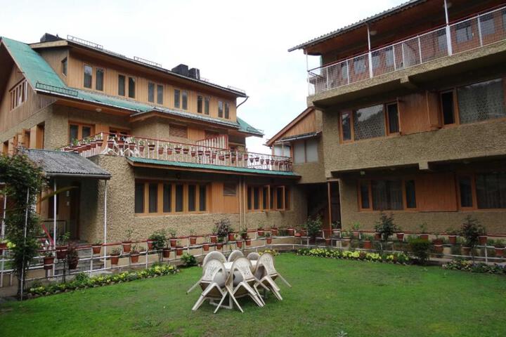HOTEL MADHUBAN