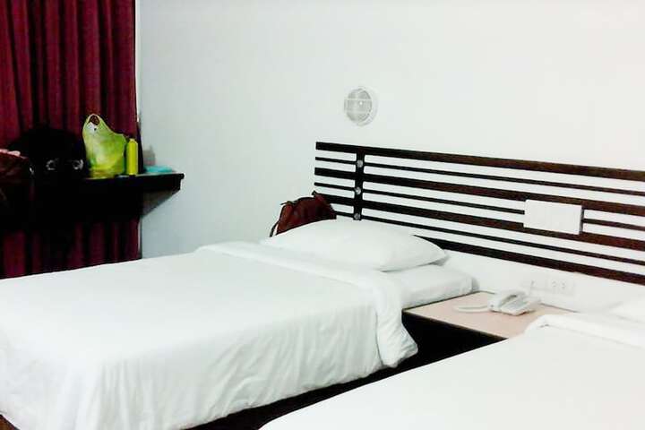 Room 11 of 22