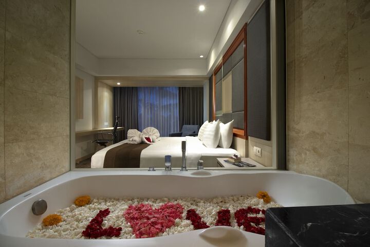 Room 12 of 25