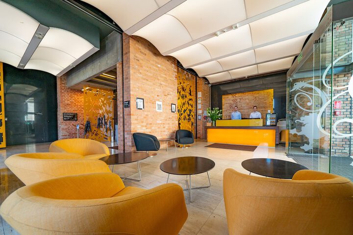Entrance & Lobby