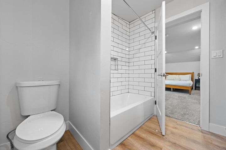Room 2 of 36