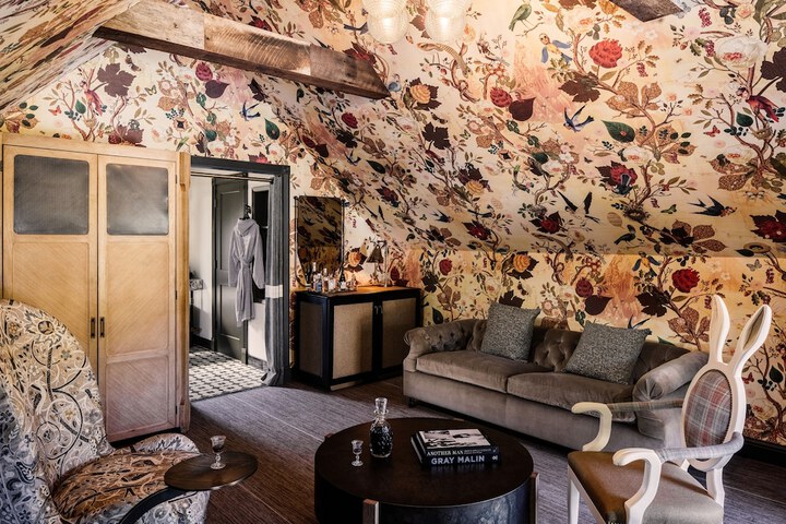 Room 14 of 34