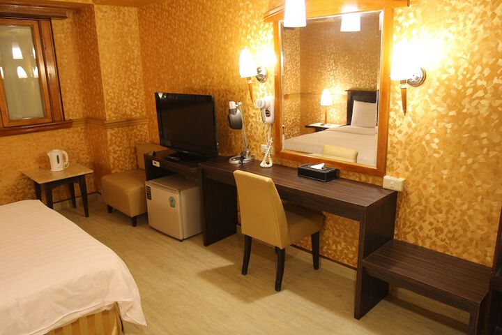 Room 11 of 41