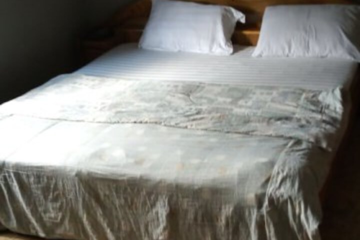 Room 8 of 16