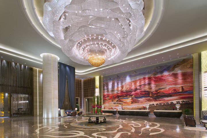 Entrance & Lobby
