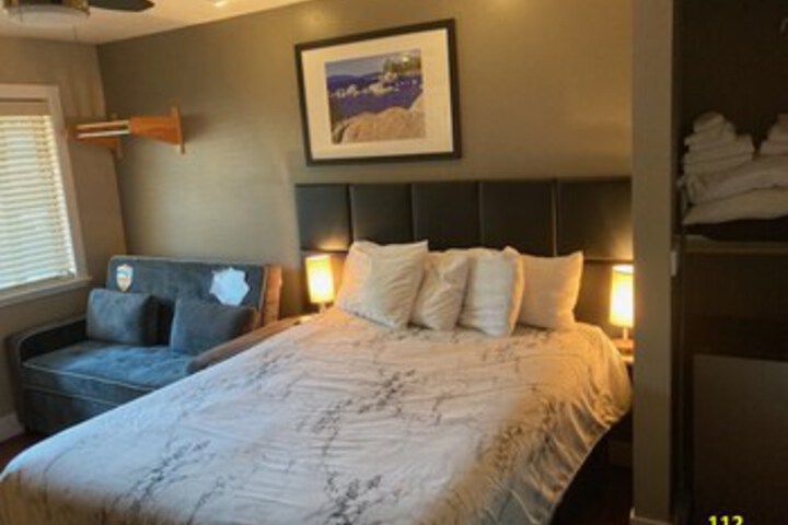 Room 334 of 828