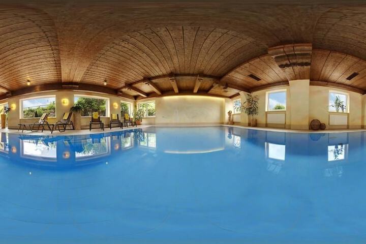 Pool Hotel