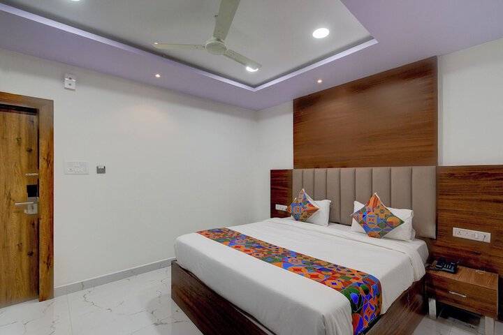 Room 13 of 34