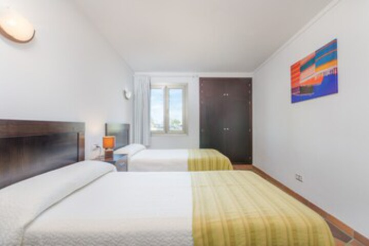 Room 52 of 62