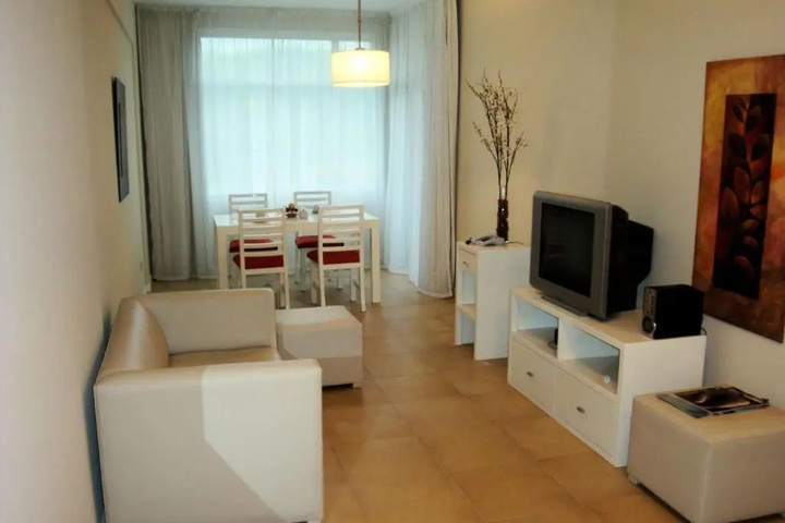 Room 2 of 28