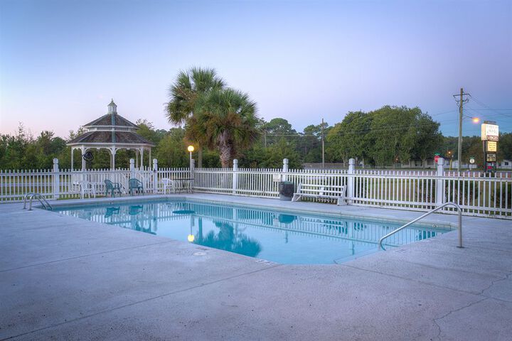 Pool 31 of 36