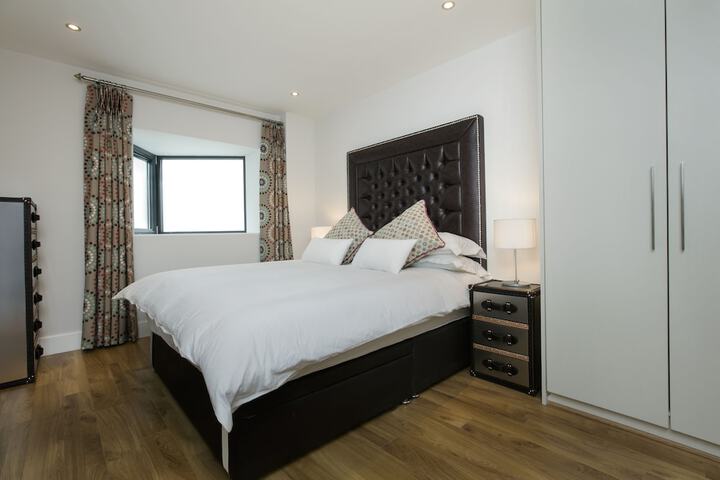 Room 2 of 12