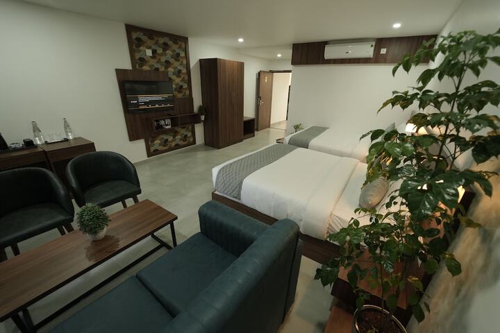 Room 14 of 18