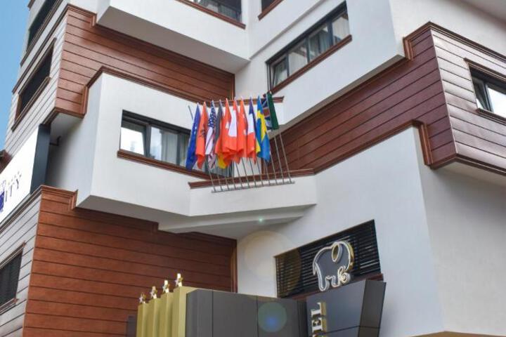 City Hotel