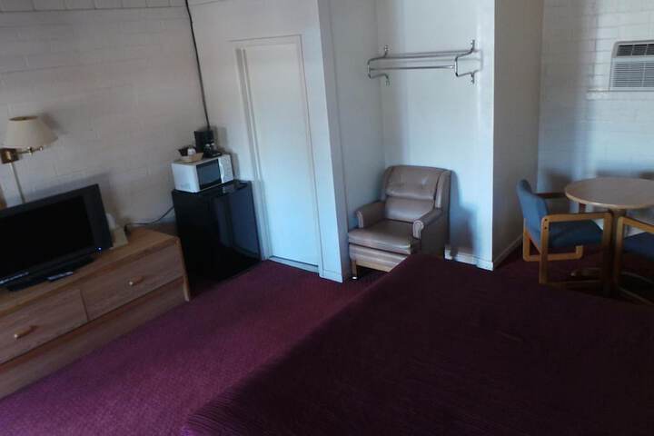 Room 8 of 36