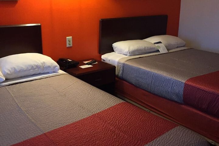 1 King Bed (13 of 14)
