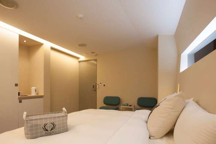 Room 14 of 82