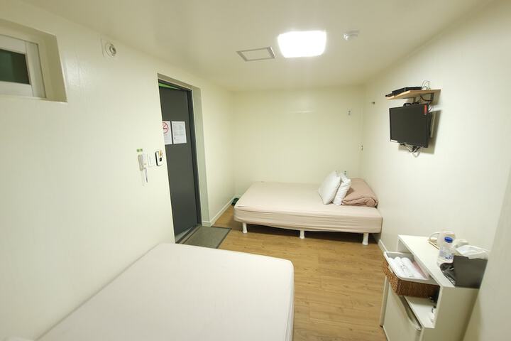 Room 29 of 51