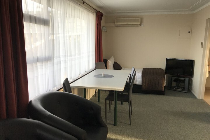 Room 43 of 100
