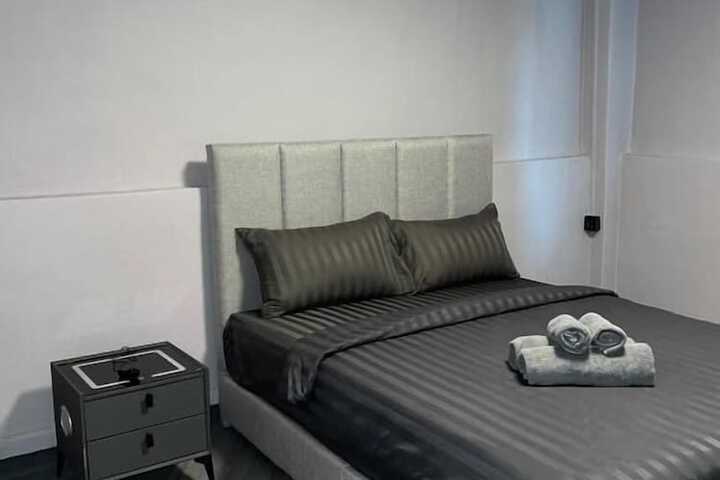 Room 10 of 15