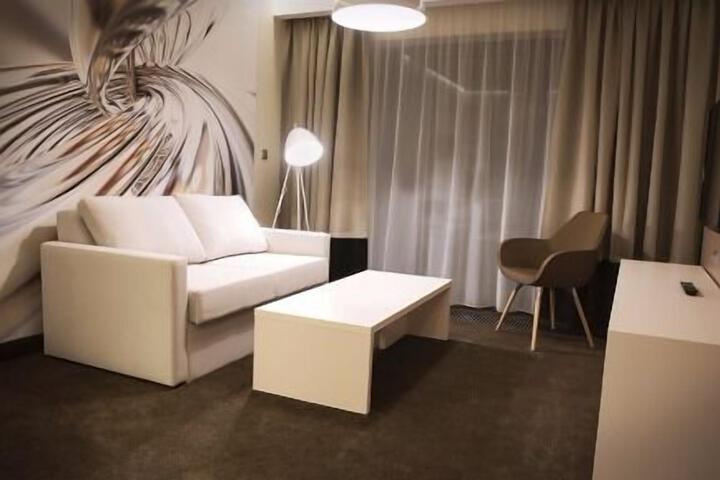 Room 7 of 22