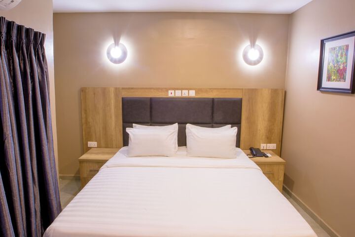 Room 5 of 19