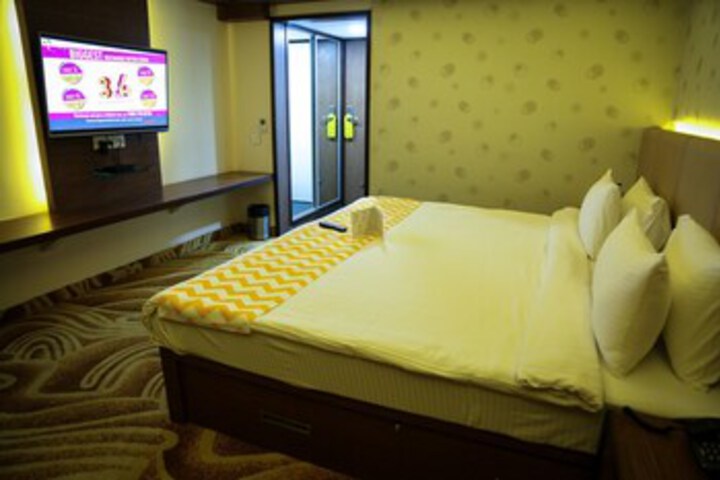 Room 15 of 30