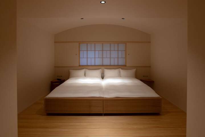 Room 14 of 80
