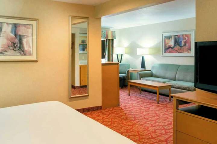 Room 30 of 86