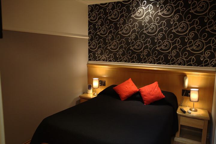 Room 28 of 110