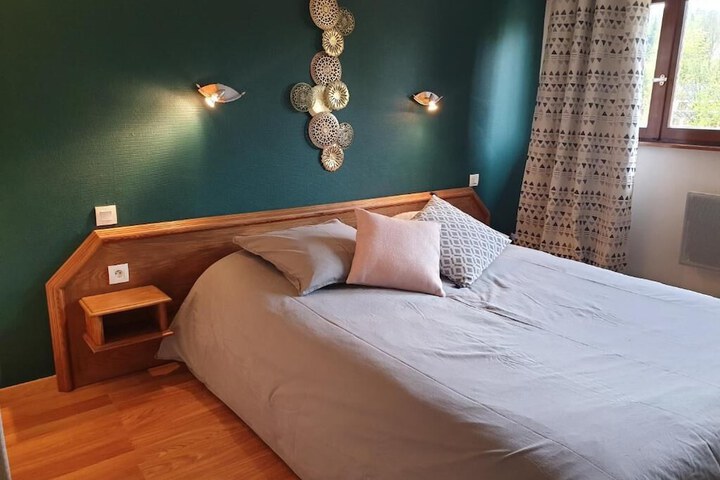 Room 5 of 48