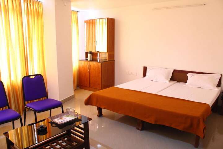 Room 13 of 39