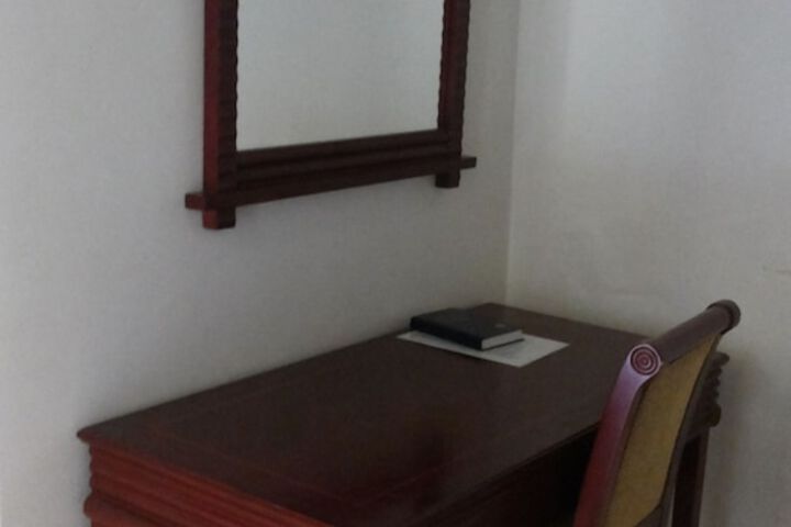 Room 15 of 42