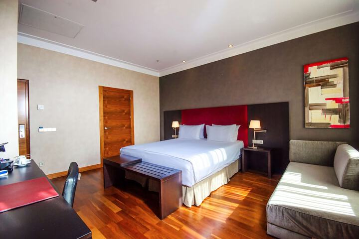 Room 9 of 45