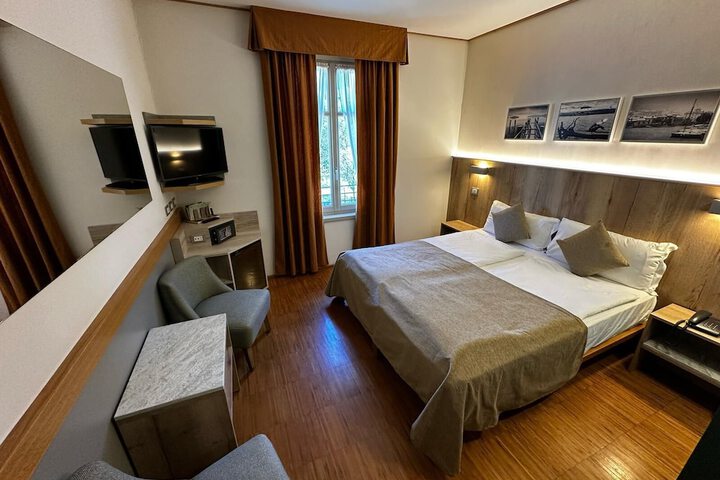 Room 12 of 45