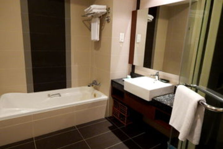 Room 3 of 39