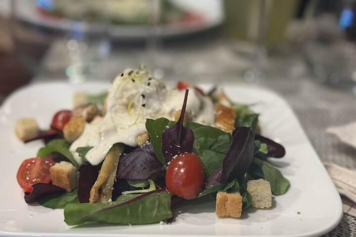 Dining 86 of 158