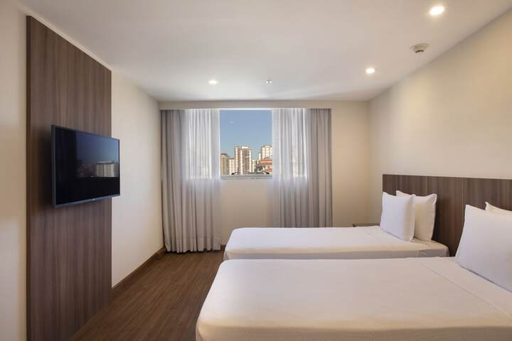 Room 11 of 24