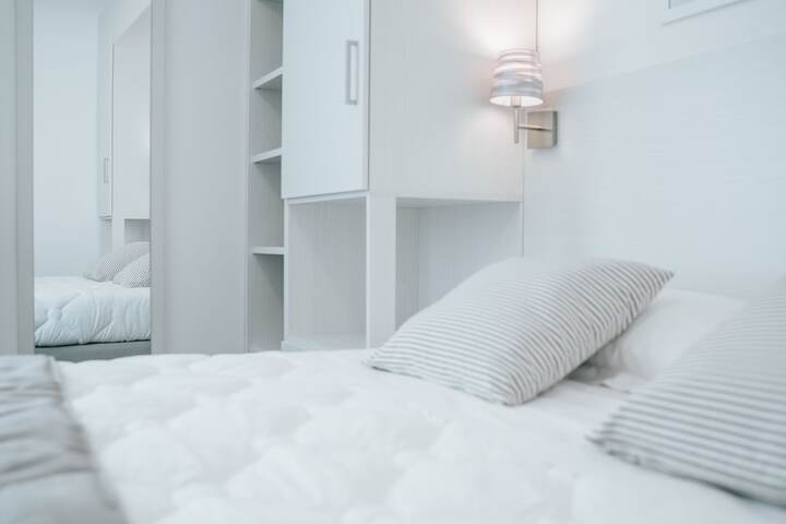 Room 6 of 25