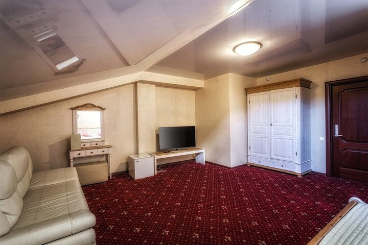 Room 27 of 57