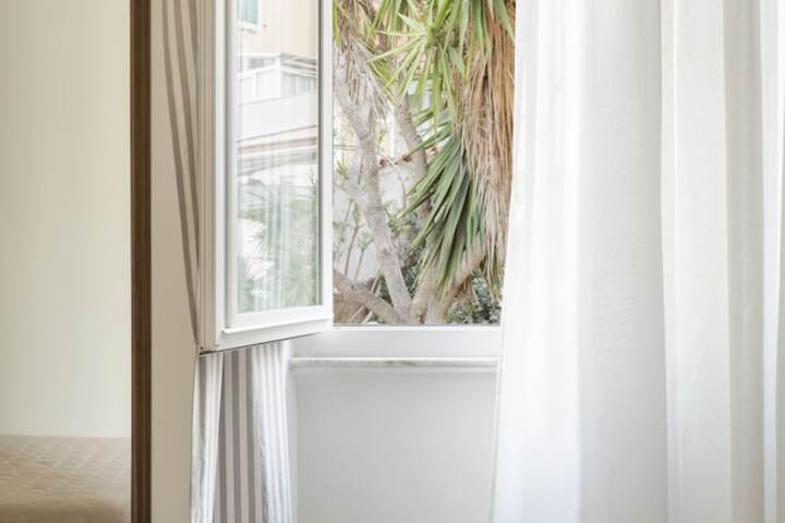 Room 20 of 32