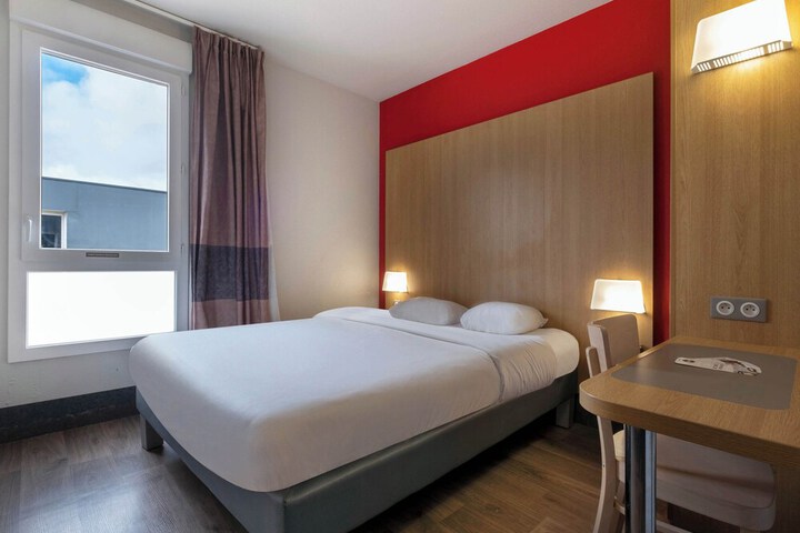 Room 18 of 36