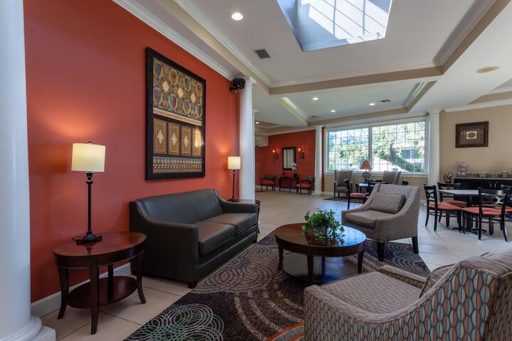 Entrance & Lobby