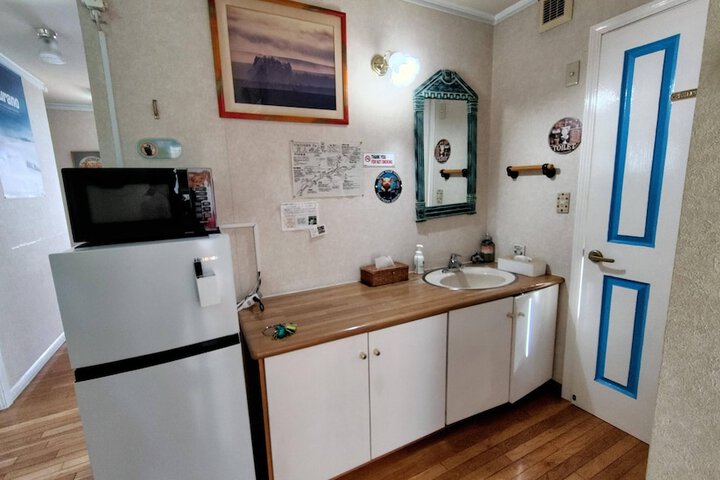 Mini-refrigerator