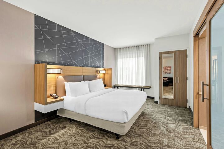 Room 7 of 40