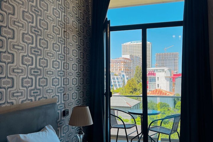 Room 8 of 25