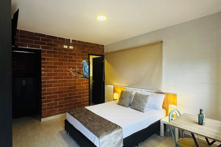 Room 7 of 94