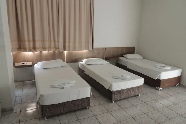 Room 6 of 14
