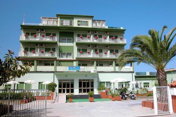 Hotel 52 of 56